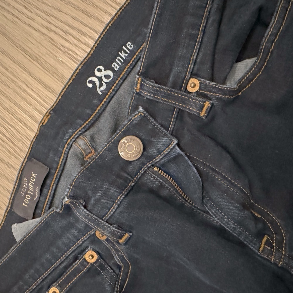 Women’s J.crew Toothpick jeans. Size 28 ankle. 98% cotton, 2% elastane. $15